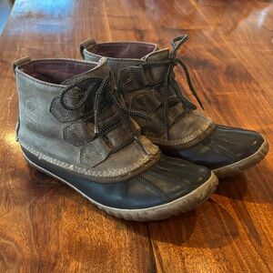 Women’s Black/Grey/Maroon Sorel Boots